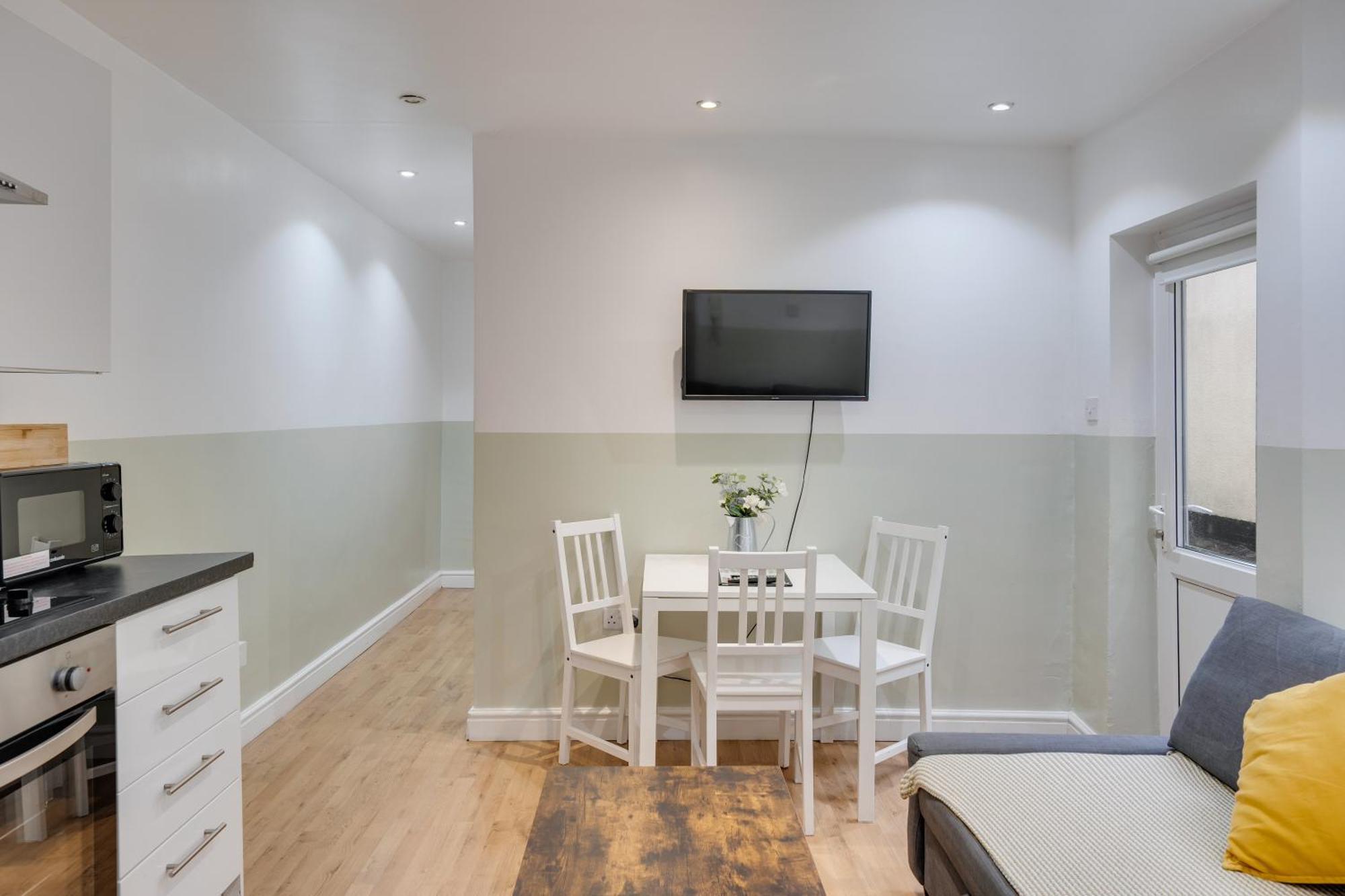 2 Bedroom Apartment For Up To 6 Nr Centre Cardiff Esterno foto