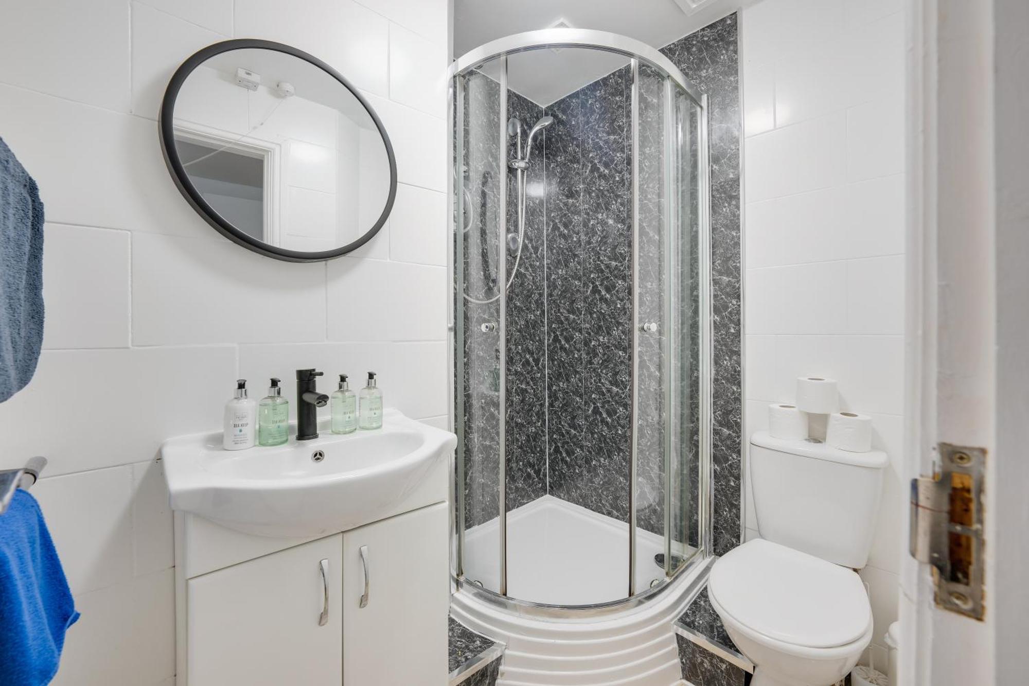 2 Bedroom Apartment For Up To 6 Nr Centre Cardiff Esterno foto